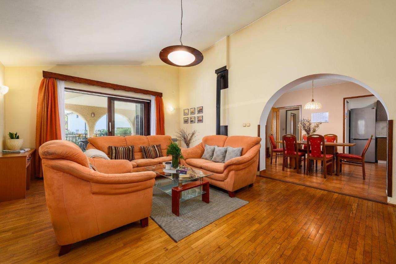 Apartments Josipa بوريتش المظهر الخارجي الصورة